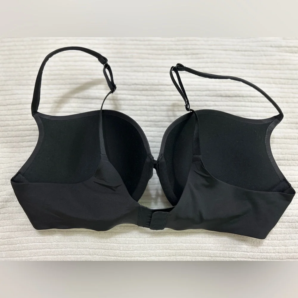 SKIMS Black Seamless T-Shirt Bra with Adjustable Straps - Picture 8 of 9